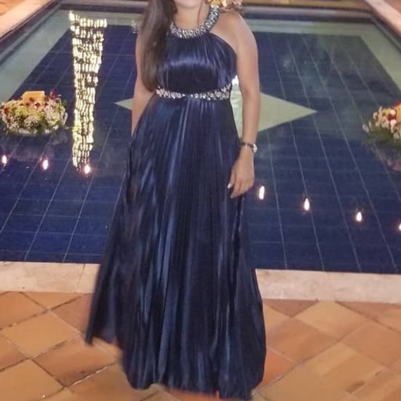 Dress - Picture 5 of 5